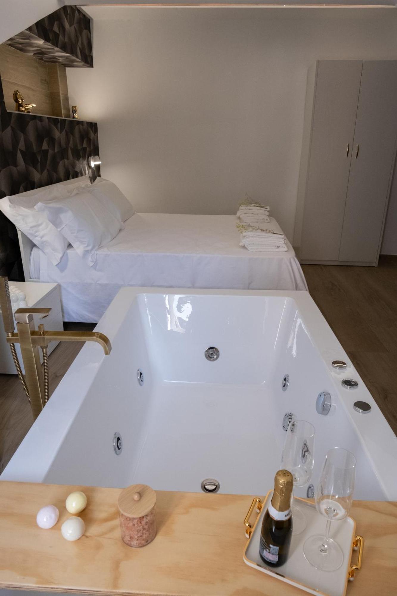 Coraline Deluxe Rooms Castellammare di Stabia Eksteriør billede