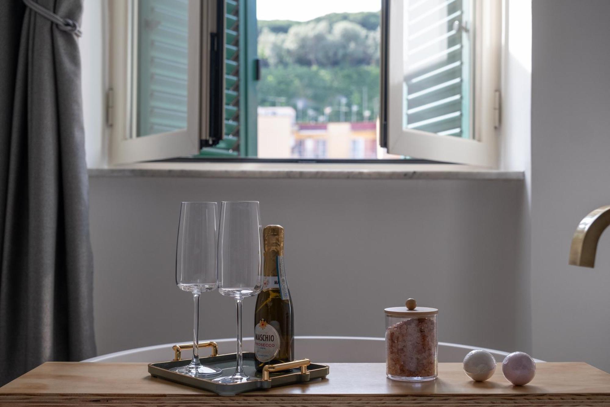 Coraline Deluxe Rooms Castellammare di Stabia Eksteriør billede