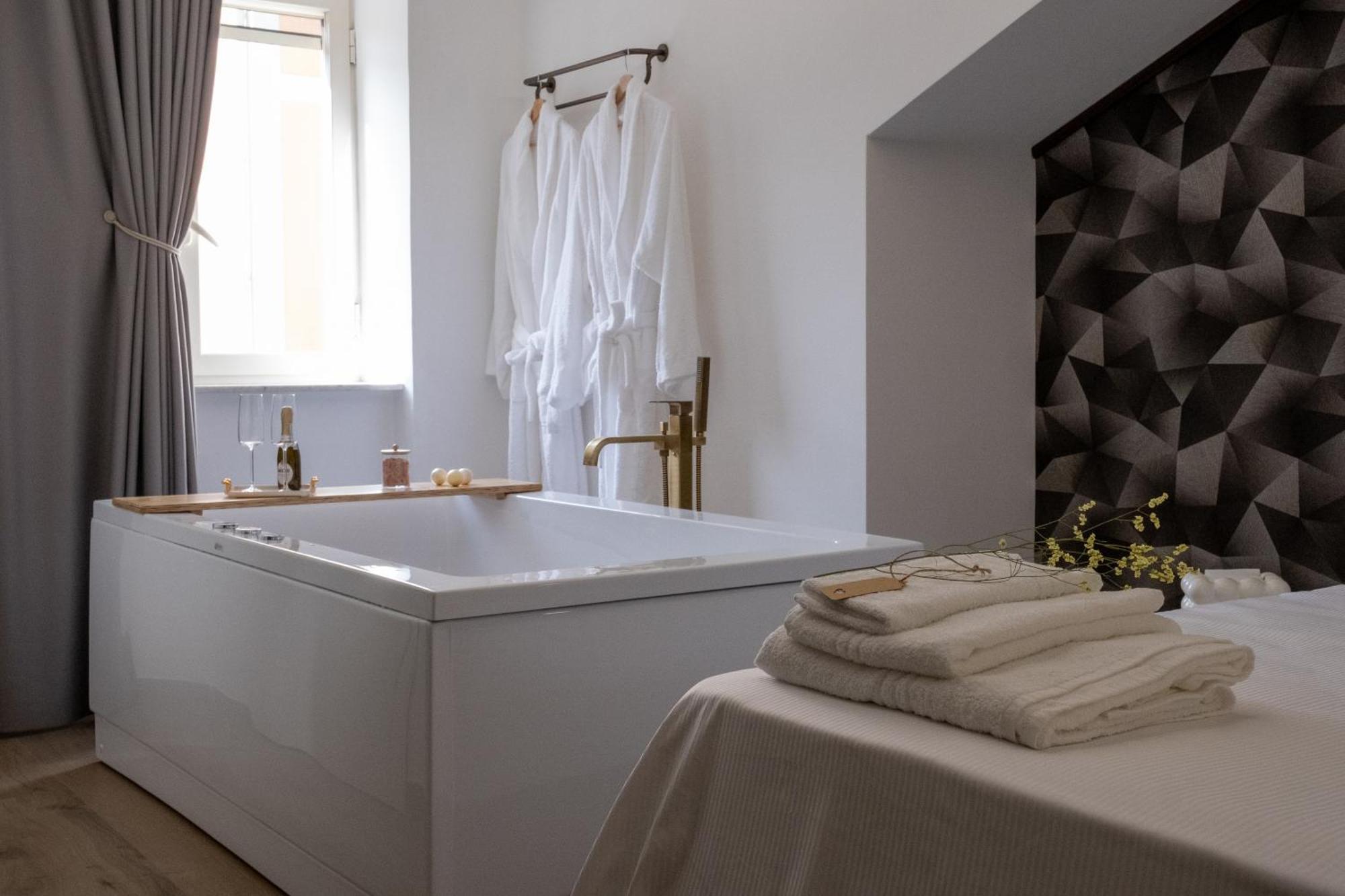 Coraline Deluxe Rooms Castellammare di Stabia Eksteriør billede