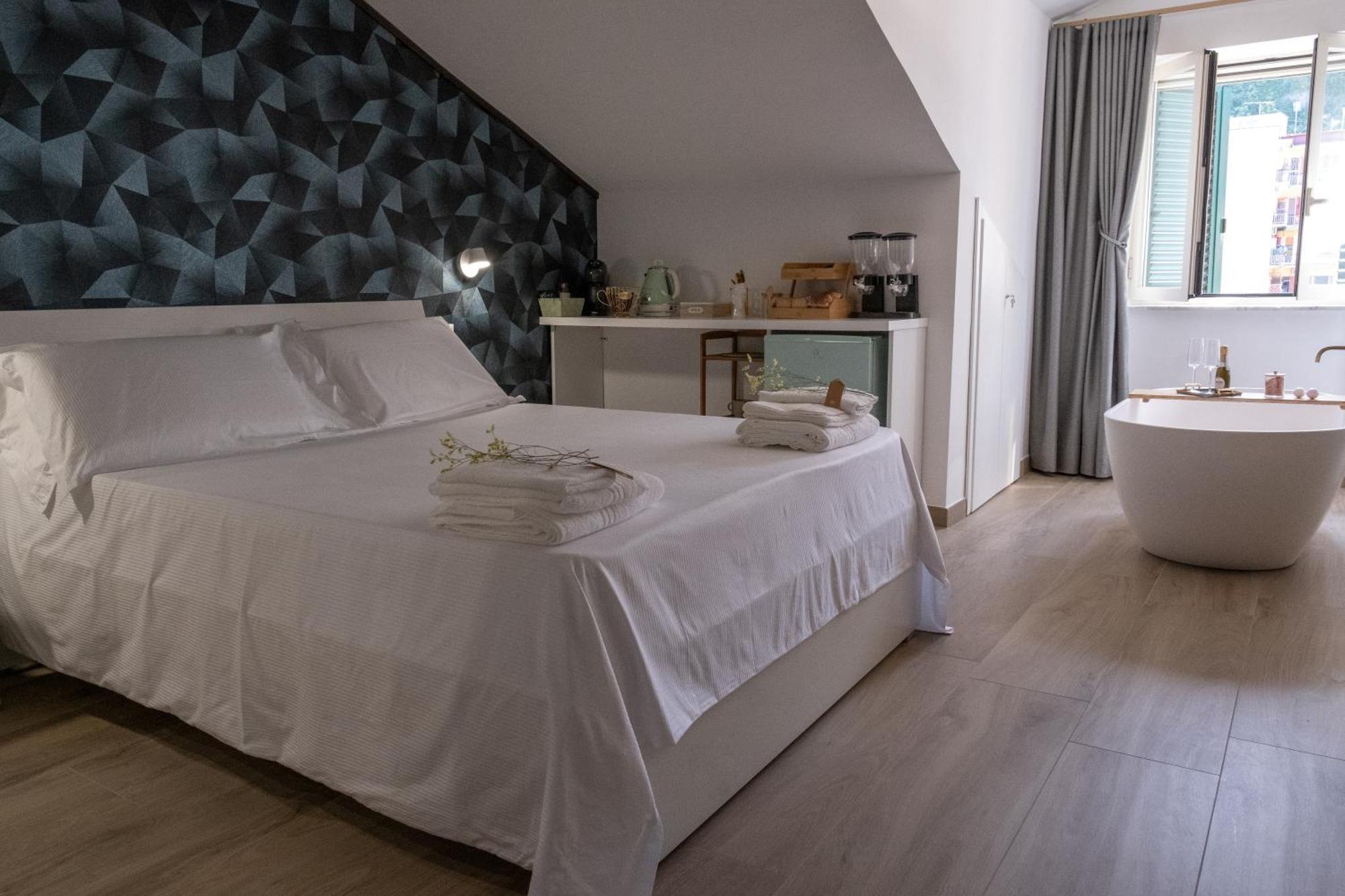 Coraline Deluxe Rooms Castellammare di Stabia Eksteriør billede
