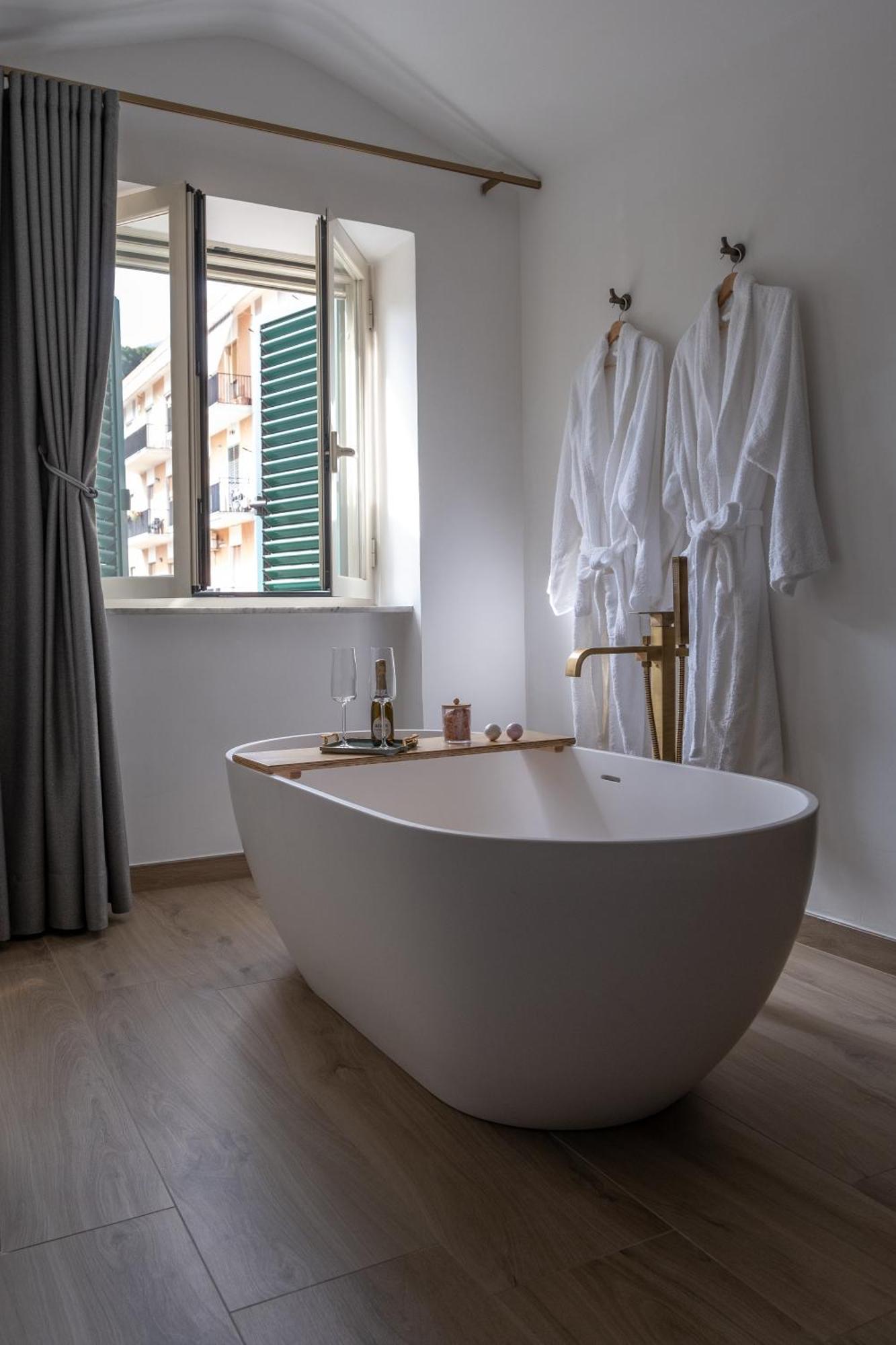 Coraline Deluxe Rooms Castellammare di Stabia Eksteriør billede